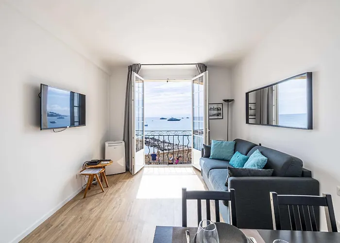 Modern And Charming Apartement With Sea View - Antibes Centre